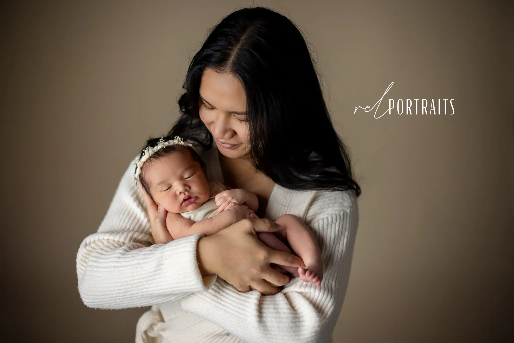 Mom outfit for newborn photo shoot