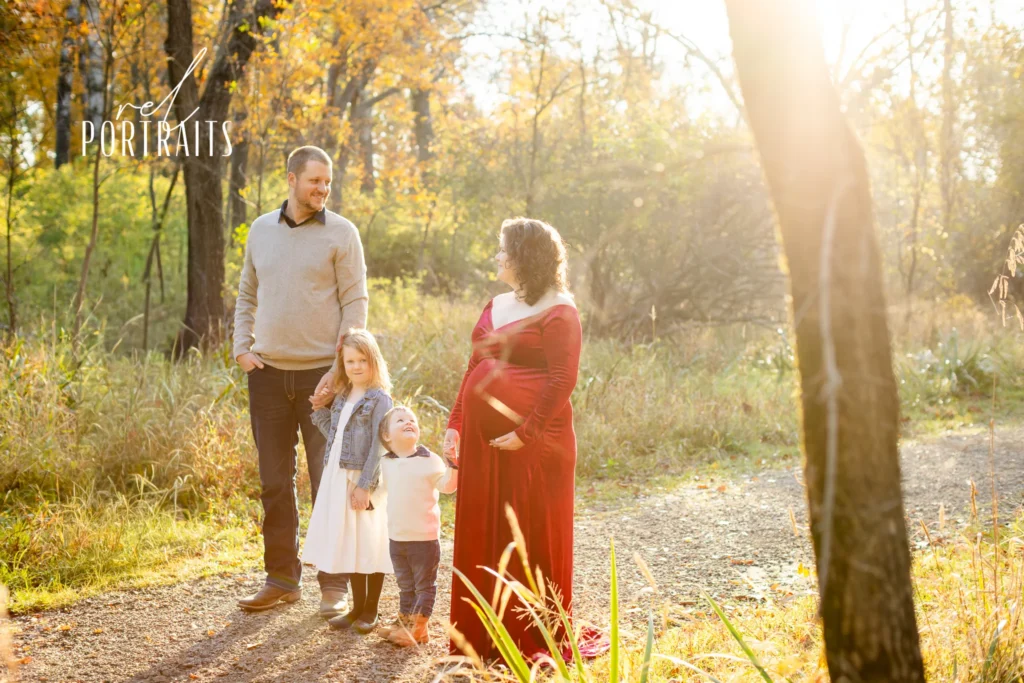 Family with pregnant mom and kids