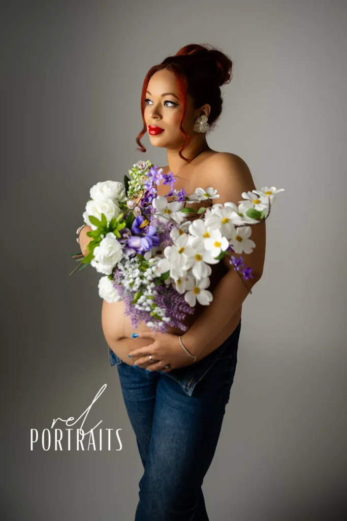 Pregnant Mom holding flowers